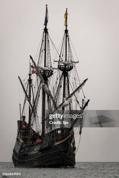 old voc sailing ship halve maen at ijsselmeer lake in the netherlands. - ijsselmeer stock pictures, royalty-free photos & images
