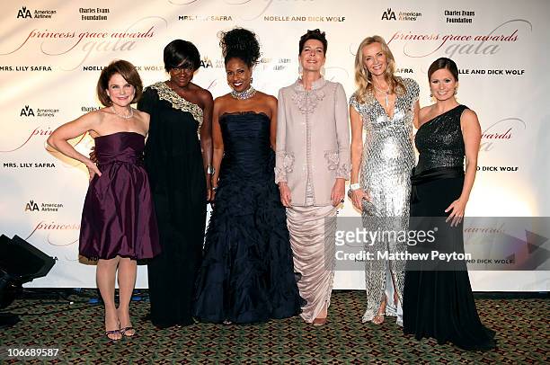 Actress Tovah Feldshuh, Viola Davis, Pauletta Washington, Her Royal Highness Princess Caroline, Bonnie Pfeifer Evans and TV Host Maggie Rodriguez...
