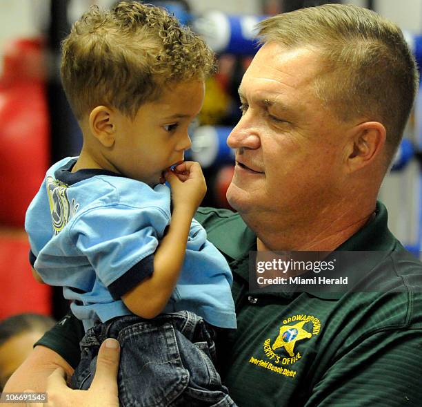 Shane Butch Shane Sheriff Photos and Premium High Res Pictures - Getty Images