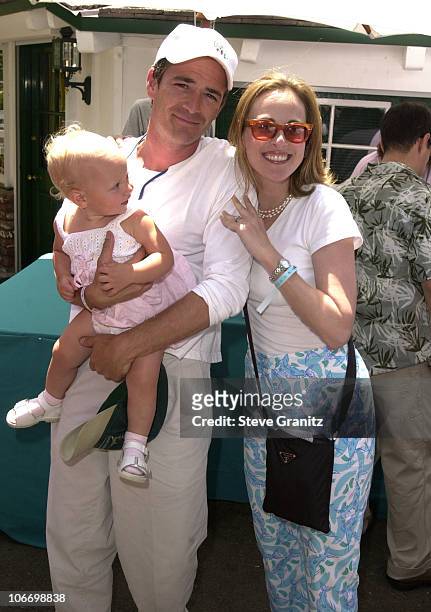 Luke Perry & Marlee Matlin during A Time for Heroes - Benefit for the Elizabeth Glaser Pediatric AIDS Foundation, 2001 in Los Angeles, California,...