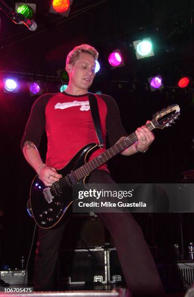 Kevin Rene Cadogan 14,749 The Roxy Theatre Sunset Strip Photos & High Res Pictures - Getty ...