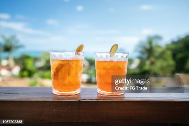 aperol cocktail drink - lemon juice bildbanksfoton och bilder