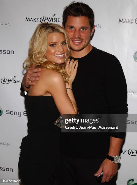 Jessica Simpson and Nick Lachey during Jessica Simpson and Nick Lachey Host Sony Ericsson T610/T616 "Shoot for the Stars" Charity Auction to Benefit...