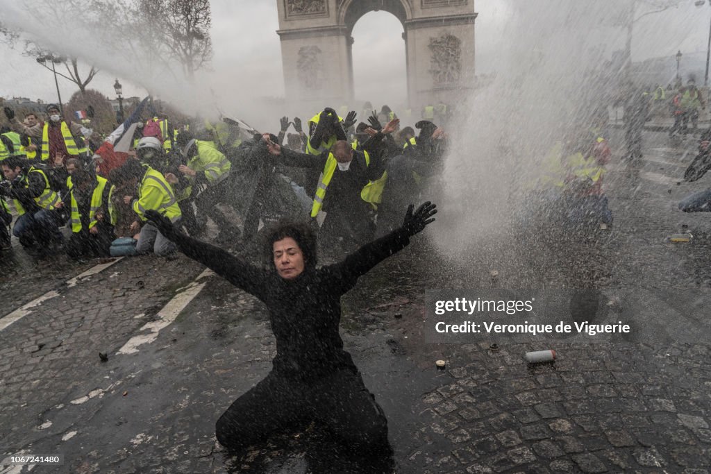 France's 'Yellow Vest' Protesters Return to Champs-Elysees