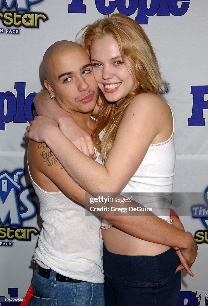 Teen People Celebrates The 6th Annual "25 Hottest Stars Under 25" - Arrivals