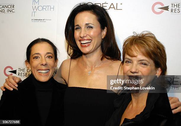 President of OCRF Faith Kates Kogan, Andie MacDowell, and L'Oreal President and General Manager Carol J. Hamilton