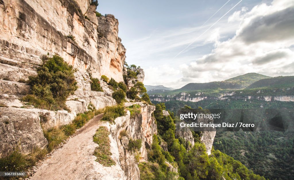 Siurana Cliff Hiking Path