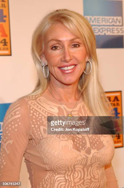 Linda Thompson arriving at the Official Tip-Off to NBA All-Star 2004 Entertainment, American Express Celebrates the Rewarding Life of Earvin "Magic"...
