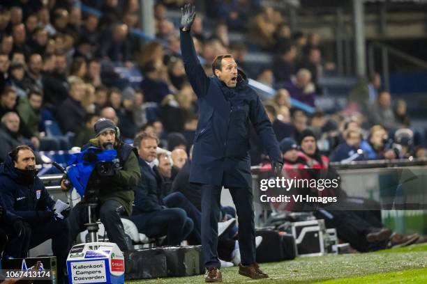 Assistant trainer Michael Valkanis of PEC Zwolle, coach John van 't Schip of PEC Zwolle during the Dutch Eredivisie match between De Graafschap...