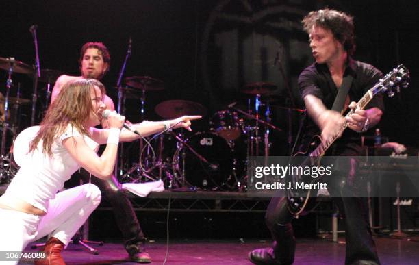 Dave Navarro, Juliette Lewis, and Billy Morrison during Camp Freddy in Concert with Suicide Girls Sponsored by Indie 103.1 - Arrivals and Show at...