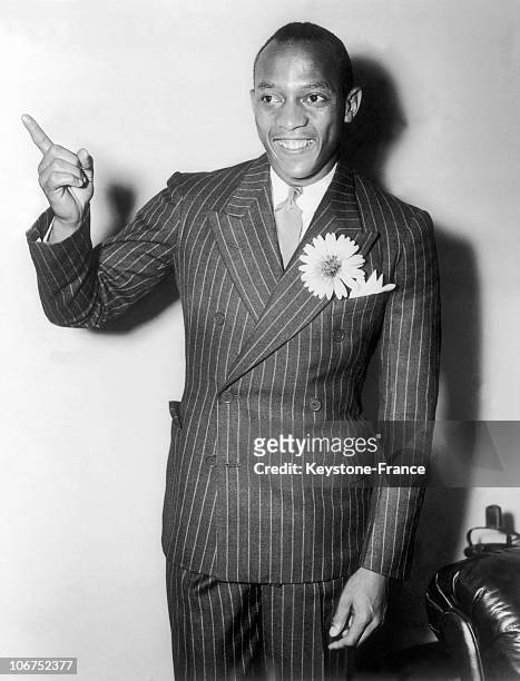 The American Sprinter Jesse Owens In New York On February 9, 1936. Owens Was Photographed At The General Headquarters Of The Republican Governor,...