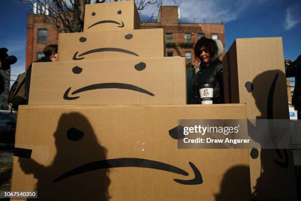 Amazon Frown 506 Frown Face Symbol Stock Photos, High-Res Pictures, and Images ...