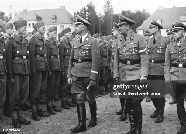 Germany, Reichfuhrer Ss Heinrich Himmler Reviewing Waffen Ss Troops, In June 1943