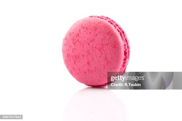 tasty colorful macaroon isolated on white background - biskvi bildbanksfoton och bilder