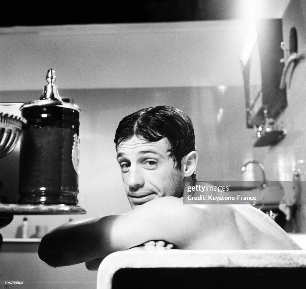 Backfired Scene Jean Paul Belmondo In A Scene from The Movie Backfire. 1964 Foto ...