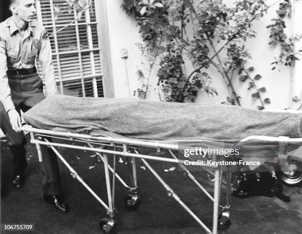 Usa, Hollywood, The Dead Body Of Marylin Monroe Leaving The Villa. 1962, August