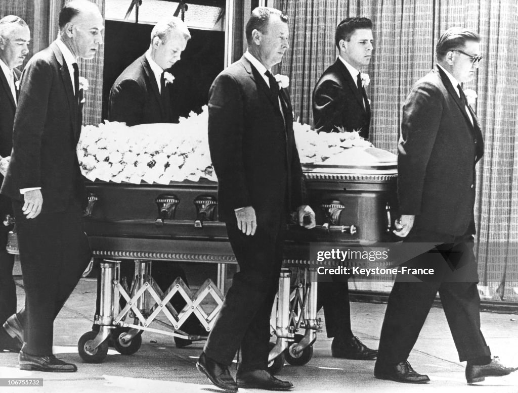 Hollywood, Marilyn Monroe S Funeral. August 14Th 1962