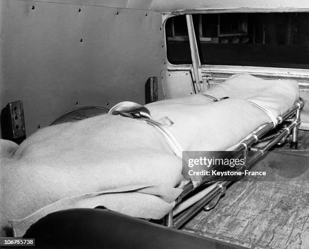 Usa, Marilyn Monroe S Body Taken To The Coroner Office. August 1962