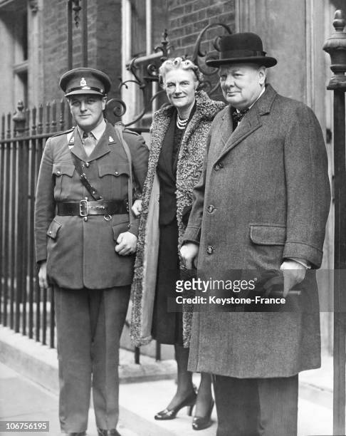 World War Ii.United Kingdom.London.Sir Winston Churchill With His Wife Clementine And Their Son Randolph