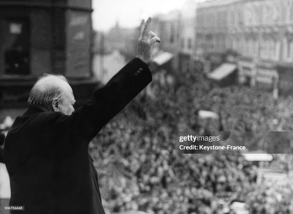 Churchill Celebrating Victory In London In 1945