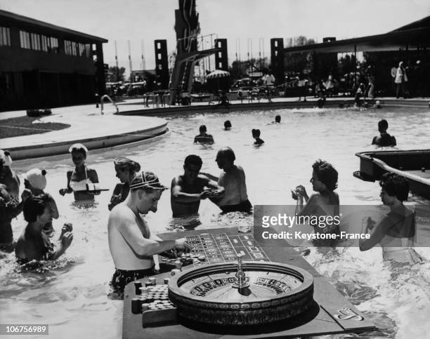 Las Vegas, Gambling Tables In The Swimming Pool, June 1965