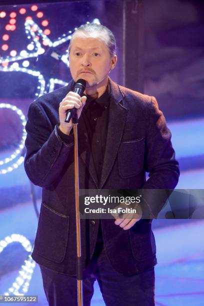 Joey Kelly performs during the annual tv show 'Das Adventsfest der 100.000 Lichter' on December 1, 2018 in Suhl, Germany.