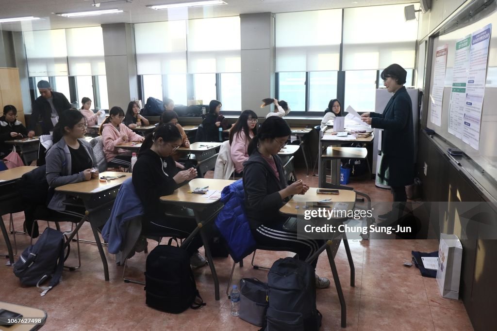 Students Sit For College Entrance Exams In Seoul