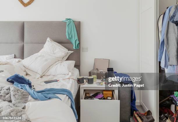 messy bedroom - messy bedroom stock pictures, royalty-free photos & images