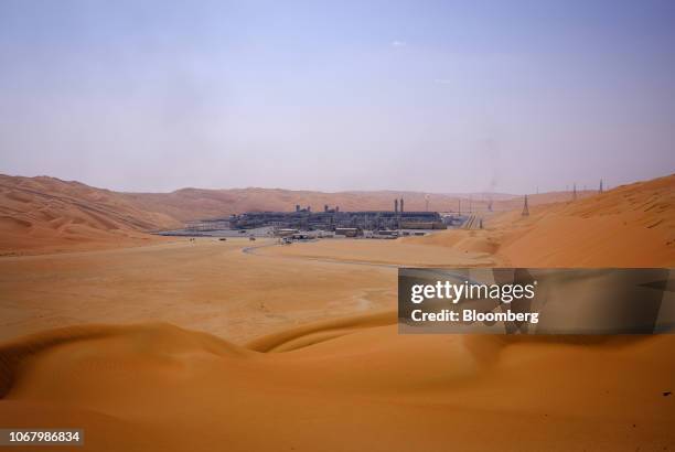 The Natural Gas Liquids facility stands among desert dunes in Saudi Aramco's Shaybah oilfield in the Rub' Al-Khali desert in Shaybah, Saudi Arabia,...