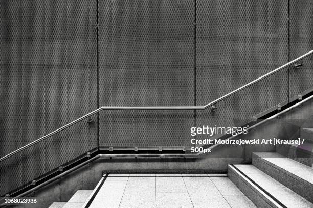 empty concrete staircase, ruhrgebiet, germany - parapetto foto e immagini stock