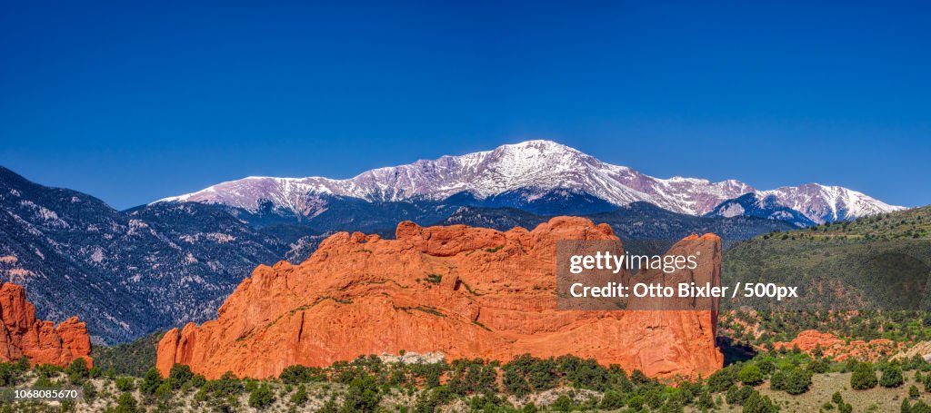 Red Rocks Mountians Red Rock Mountains In Background High-Res Stock Photo - Getty Images