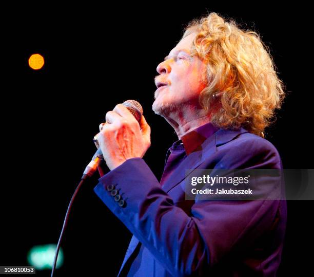 Singer Mick Hucknall of the British band Simply Red performs live during a concert at the O2 World on November 13, 2010 in Berlin, Germany. The...