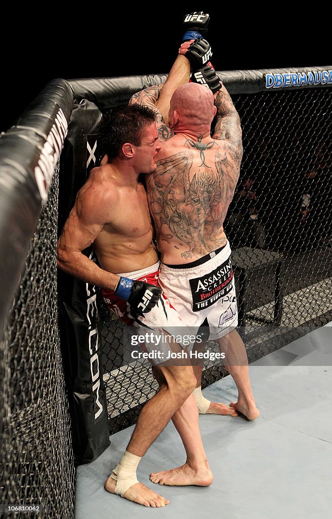 Asov Vs Riljac Krzysztof Soszynski of Canada fights Goran Reljic of Croatia during ...
