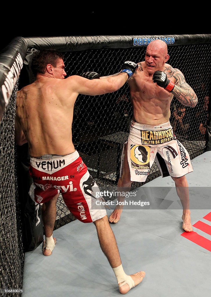 Asov Vs Riljac Krzysztof Soszynski of Canada fights Goran Reljic of Croatia during ...