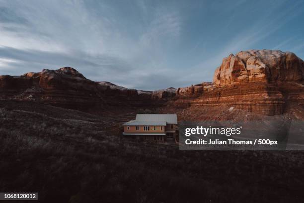 house in desert canyon - utah house stock pictures, royalty-free photos & images