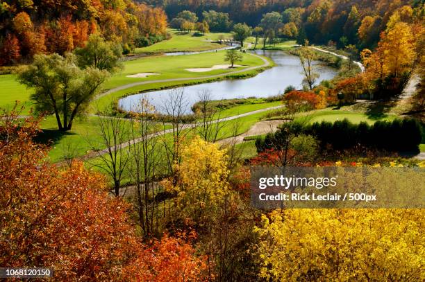 golf course in autumn scenery - oakville ontario stock-fotos und bilder