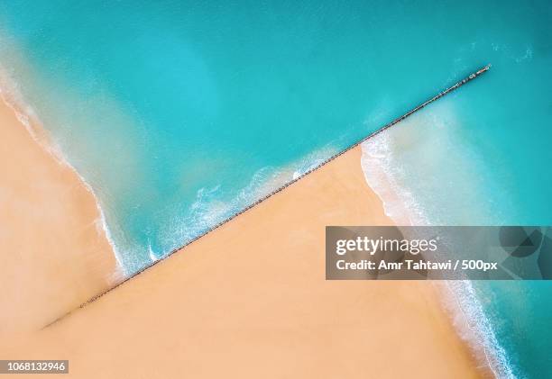 aerial view of breakwater, dubai, united arab emirates - barrier stock pictures, royalty-free photos & images