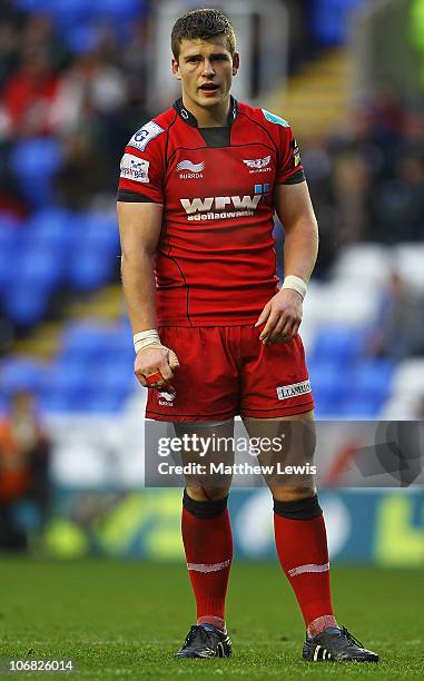 Scott Wiliams of the Scarlets in action during the LV Anglo Welsh Cup match between London Irish and Scarlets at the Madejski Stadium on November 14,...