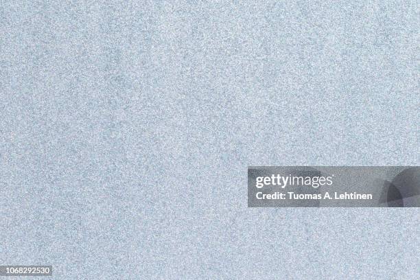 silver glitter full frame textured shiny abstract background. - fond argent photos et images de collection