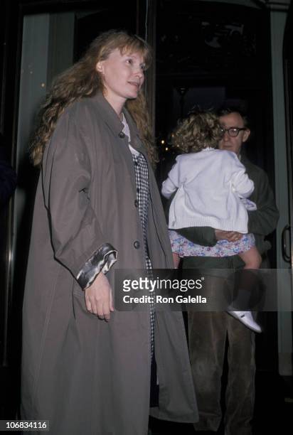 Mia Farrow, Dylan Farrow and Woody Allen during Mia Farrow and Woody Allen Sighting at Her Apartment in New York City - May 2, 1989 at Mia Farrow's...