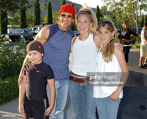 Scott Reeves, Melissa Reeves and children Larry and Emily