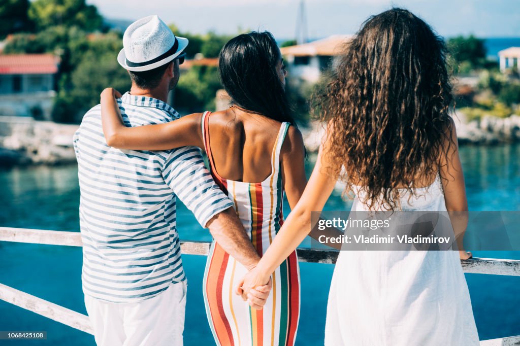 夏の愛の三角形