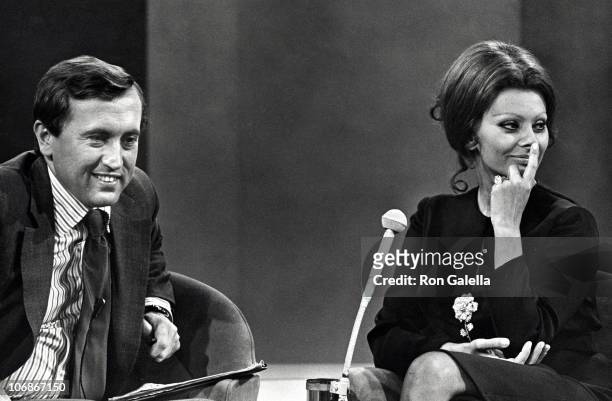 David Frost and Sophia Loren during Sophia Loren on "The David Frost Show" - September 22, 1970 at ABC Television Studios in New York City, New York,...