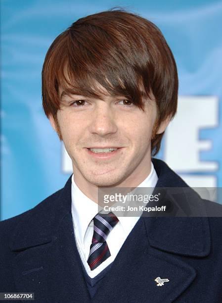 Drake Bell during "Ice Age 2: The Meltdown" Los Angeles Premiere - Arrivals at Grauman's Chinese Theater in Hollywood, California, United States.