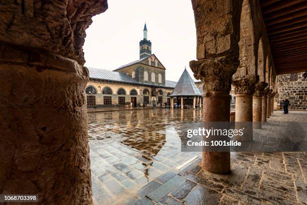 great (ulu) mosque view diyarbakir, turkey - diyarbakir stock pictures, royalty-free photos & images