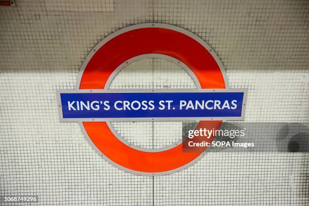 Kings Cross Reeption Sign 551 Kings Cross Station Sign Stock Photos, High-Res Pictures, and ...