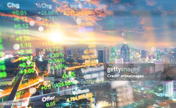 panoramablick auf urbane stadtbild singapur mit investitionen design-hintergrund - bruttoinlandsprodukt stock-fotos und bilder