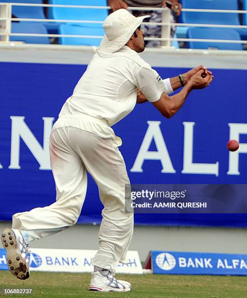 Pakistani cricketer Umar Gul drops a catch from South African batsman Jacques Kallis on the fourth day of the first test match between Pakistan and...