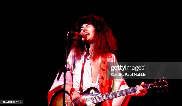 Kevin Cronin of REO Speedwagon at the Auditorium Theater in Chicago, Illinois, April 22, 1977.