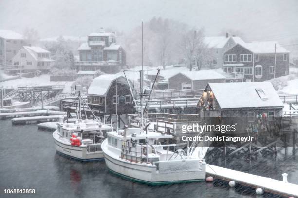 winter in kittery maine - maine winter stock pictures, royalty-free photos & images
